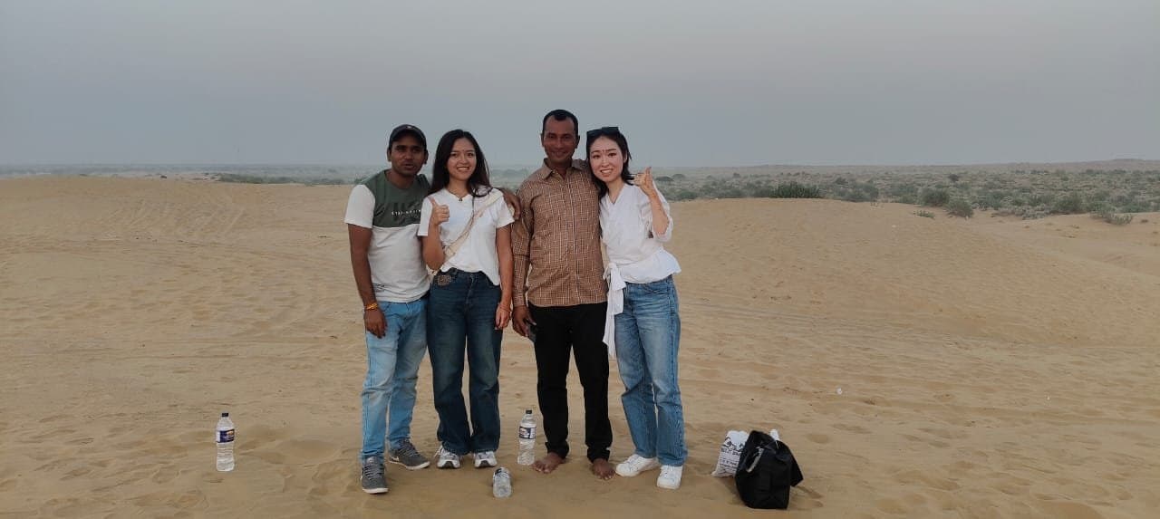 Marvin Camel Safari Guest Moment 8
