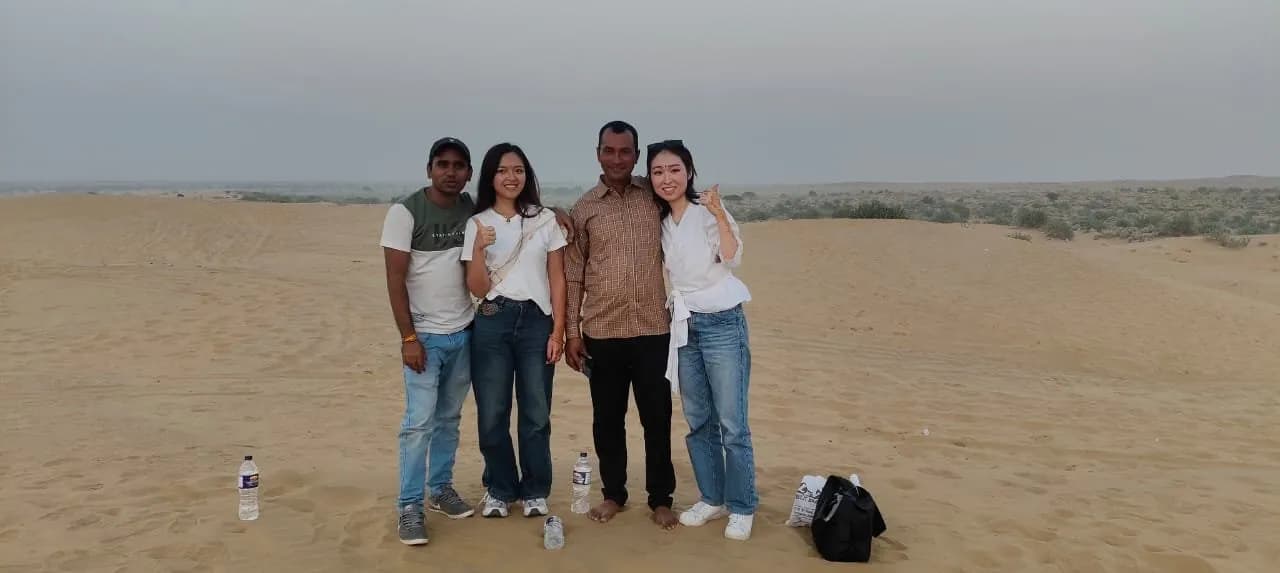Marvin Camel Safari Guest Moment 8