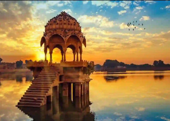 Gadisar Lake